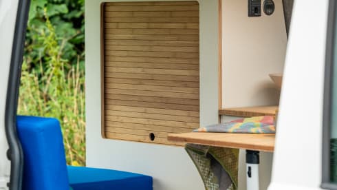 Two-toner  – Bakker Bus camper 2 pers. two-toner / off-grid