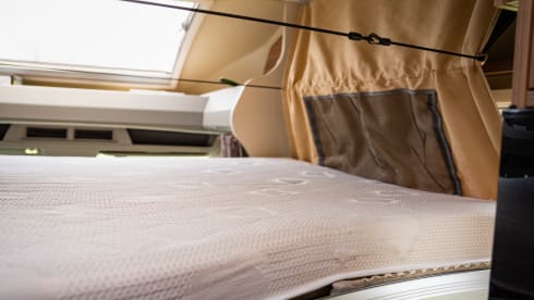 Luxe  4p camper – 4p Ford semi-integrated uit 2015