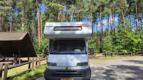 Cees – Alcove Camper (1997) - unlimited mileage - pets allowed