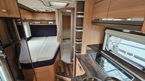 Sky wave – 4p Knaus semi-integrated from 2017