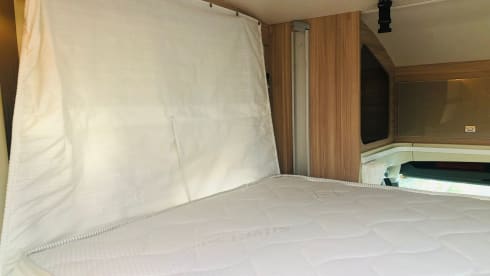 LUXURY AHORN CANADA, length beds and pull-down bed, ideal for families and seniors