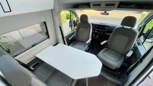 California Dreamer – VW Grand California for the adventurous family! (Vending machine)