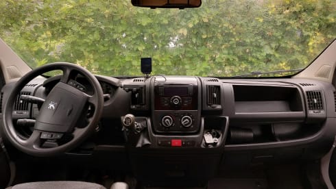 Boxy – Spacious off-grid bus camper 'Boxy' 2/3 pers. (2014)