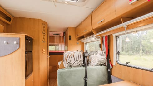 Alcôve Hymer 4 personnes de 2006