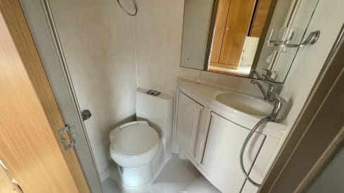 Oliver – Superb 6 berth Swift Motorhome