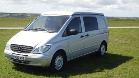 Dougal – 4 berth Mercedes-Benz Campervan from 2010