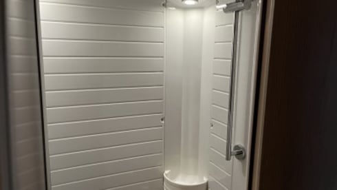 4p Bürstner 160 hp semi-integrated (2013)