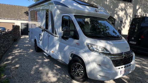 De Vroem Vroem Camper – 4p Bürstner Lyseo Futura TDG690G semi-integrated from 2024!