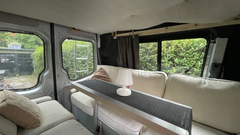 Beautifully spacious 2-4 person Bus camper Sprinter 2015