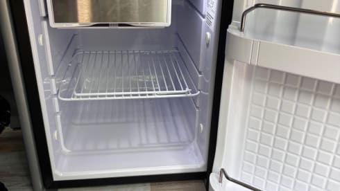 Dame Judy – 4 berth Volkswagen campervan from 2024