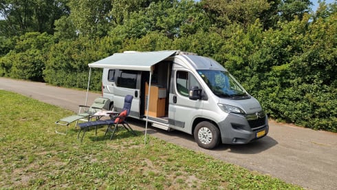 Grote vriend – Sturdy compact camper van equipped with all conveniences
