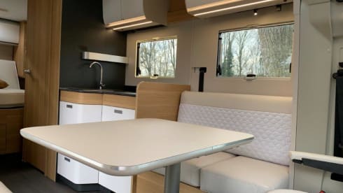 4p Adria Mobil Matrix 670 DC semi-integrated from 2022