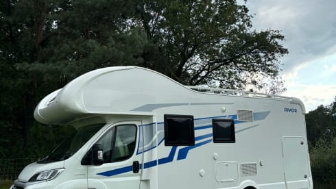 Ons huisje op wielen 🚐 – 5p Rimor alcove from 2018