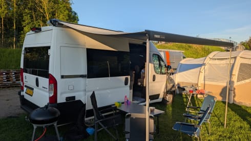 Ragnar – Citroën JUMPER, votre camping-car de voyage confortable avec lits transversaux spacieux