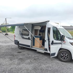 2-person Knaus bus from 2017