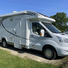 Mobilhome voor 4 personen – 4p Ford semi-integrated uit 2020