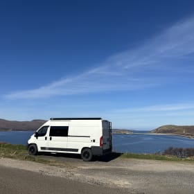 Henry – 2-persoons Citroën bus uit 2017