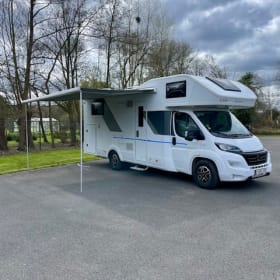B77 – 5p Sun Living alcove uit 2022 Camper rijbewijs C