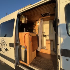 Unique Off-Grid Campervan Renault Master 2006