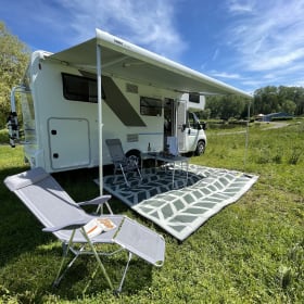 King IV – Nouvelle caravane de luxe pour 5 personnes avec alcôve