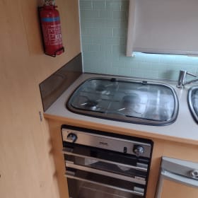 Beck's  – 4 berth Peugeot elddis auto quest 