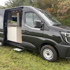 Houseonwheels 2 – Enault Master Buscamper nov. 25 4000 KM douche/toilettes salle parking chauffage.