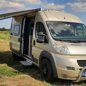 Travelcar – Prachtige stoere moderne 2 persoons camperbus