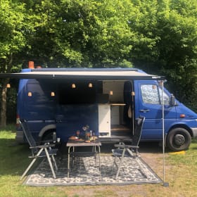 VanVentura – 2-person Mercedes-Benz bus from 2006