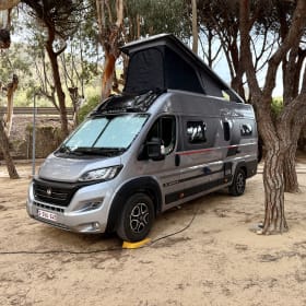 BumbleBee – 4p Adria Mobil bus uit 2024