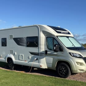 Darcy – Swift Champagne 694 2019 4-6 berth 
