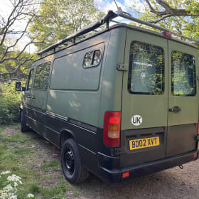 Eltie – Volkswagenbus met 2 slaapplaatsen uit 2002