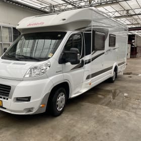 Onze camper is ook gedurende de bouwvak vakantie 2026 beschikbaar voor verhuur – 4p Dethleffs Esprit 7090 semi-integrated