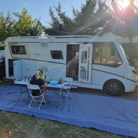 Integraal (2021) met achteraan twin bedden