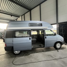 Exclusive  – 4p Volkswagen California (Hoog) 