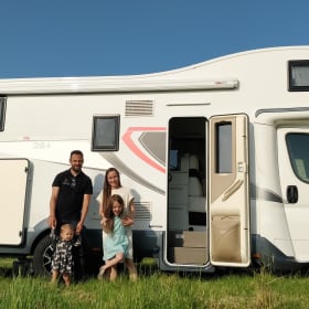 Roller Team Granduca 284 M – luxury alcove mobile home (Automatic!)