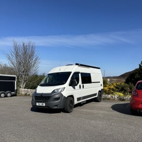 Henry – 2-persoons Citroën bus uit 2017