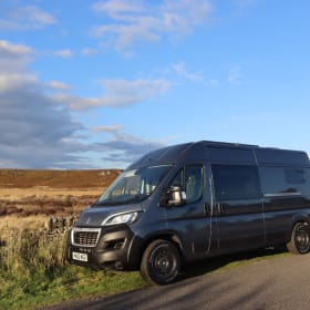 Lola – Camping-car Peugeot 2 places à partir de 2020