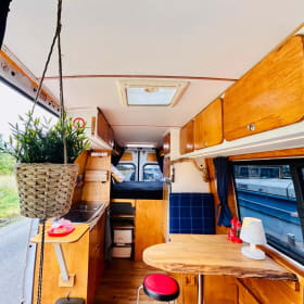 Gustav 🚐🏕️ – Off-Grid-Sprinter-Wohnmobil