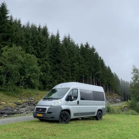 Kamper Deluxe – 3p Stoere Fiat Ducato  camperbus