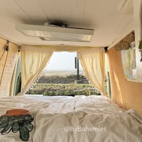Bohemies authentic camping  – Bybohemies: 'Nona' off-grid surf & city VW (compact and complete) 