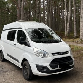 Inverness Ellie – 2 berth Ford campervan MWB and medium height