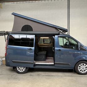 Adventure cooking and fun – 5p Ford campervan uit 2020