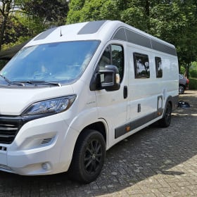 Magnifique camping-car Fiat Bus Camper 2 personnes de 2018