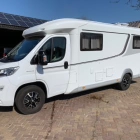 LMC 662 – LMC 9-speed automatic 3-person Length 6.95 m Year 2021 Driving license B