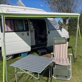 Verhoogde en verlengde T4 Retrocamper