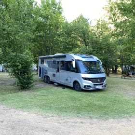 Mercedes Supersonic 890 ll  – Rijbewijs C1 nodig - 4p Mercedes-Benz integrated uit 2023