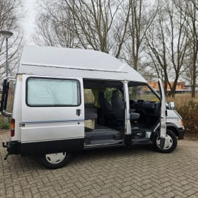 Nugget 2 – Compacte & Comfortabele Festivalcamper 