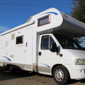 4-persoons Bürstner alkoof uit 2006