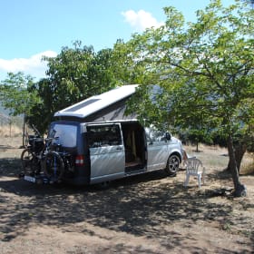 Saampjes – 4/5 Person Volkswagen T5 from 2012