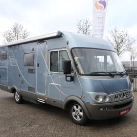 Ruime 2 persoons Hymer camper